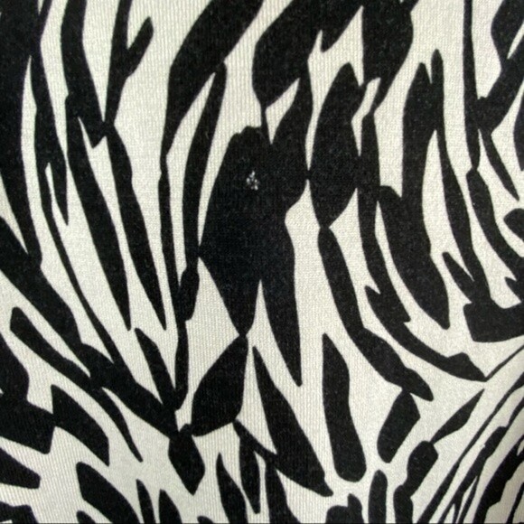 Calvin Klein Womens Tank Top Large White/Black Zebra Print Sleeveless Ladies - Picture 3 of 7